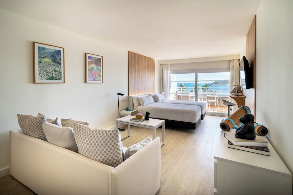 Suite Junior Loft con Vistas Frontales al Mar del hotel INNSiDE by Meliá Wave Calviá