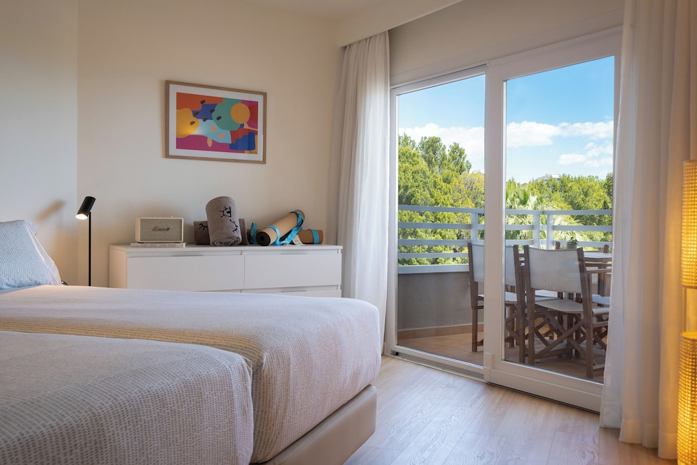 Suite Beach House con Vistas al Mar del hotel INNSiDE by Meliá Wave Calviá