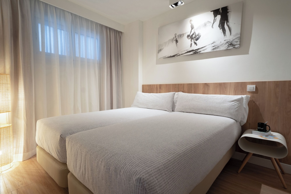Suite Beach House de 2 Dormitorios del hotel INNSiDE by Meliá Wave Calviá