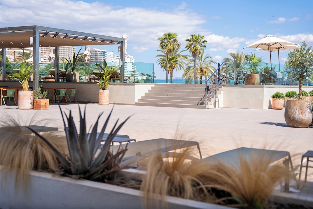 Suite Beach House de 2 Dormitorios del hotel INNSiDE by Meliá Wave Calviá. Foto 5