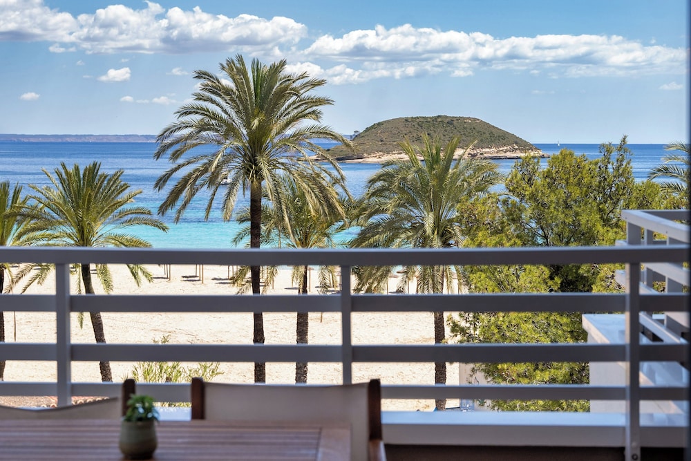 Suite Beach House de 2 Dormitorios con Vistas al Mar del hotel INNSiDE by Meliá Wave Calviá. Foto 4