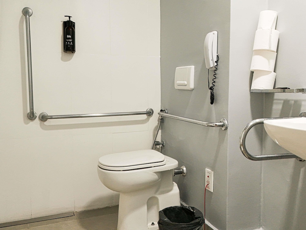 Habitación adaptada con 1 cama doble del hotel Ibis Budget Sao Jose Do Rio Preto. Foto 2