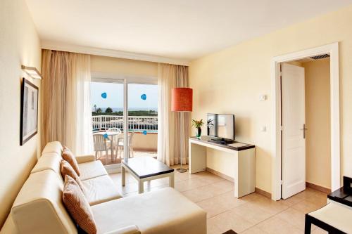 One - Bedroom Apartment with Partial Sea View del hotel Grupotel Tamariscos. Foto 4
