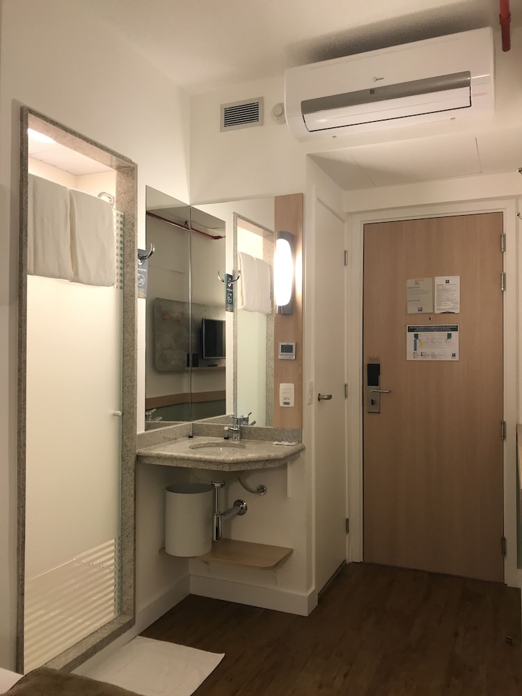 Apartamento Standard con una cama doble del hotel Ibis Budget Campinas Aquidaban. Foto 5