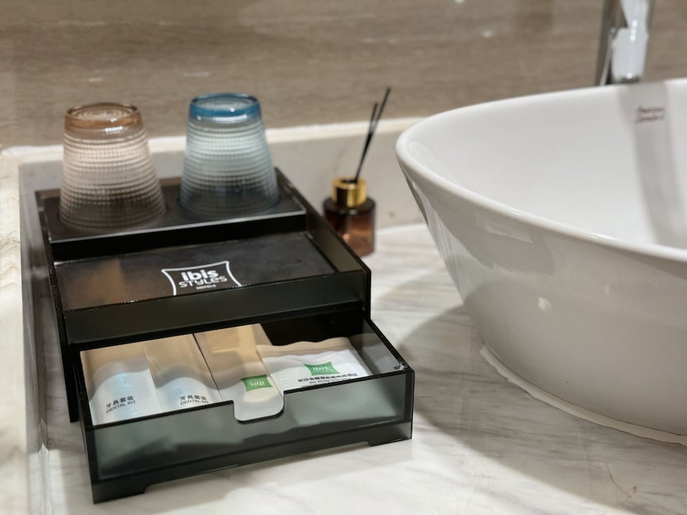 Habitación estándar con camas gemelas del hotel Ibis Styles Changsha International Exhibition Center. Foto 7