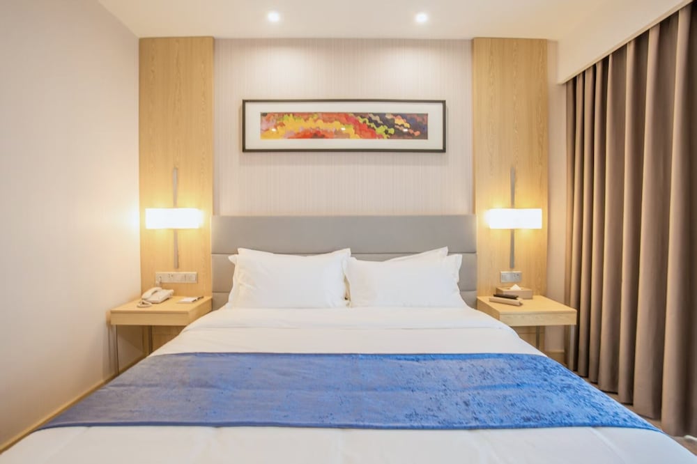 Suite estándar con 1 cama king size, vistas a la ciudad del hotel Ibis Styles Changsha International Exhibition Center. Foto 1