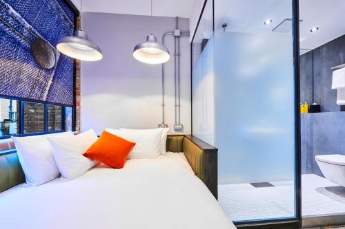 Habitación Doble Pequeña del hotel New Road. Foto 1