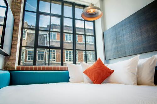 Habitación Superior con cama extragrande del hotel New Road. Foto 2