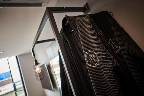 Habitación Doble Deluxe con terraza y bañera de hidromasaje del hotel New Road. Foto 2