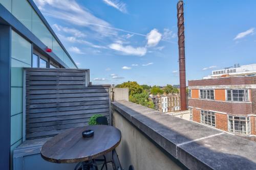 Habitación Doble Deluxe con terraza del hotel New Road. Foto 4