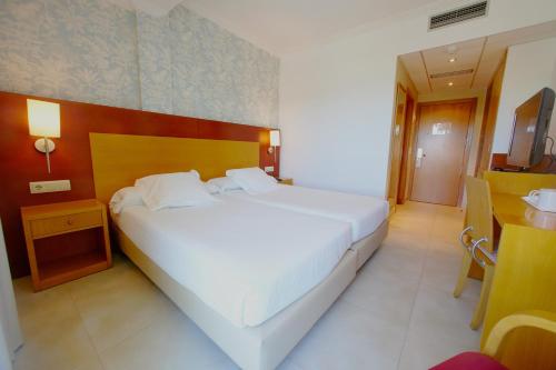 Habitación Doble con vistas al mar del hotel Canelas. Foto 6