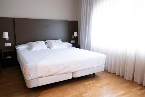 Habitación Doble con acceso al spa del hotel Balneario De Mondariz. Foto 4