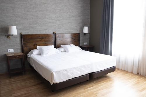 Habitación Doble con cama supletoria y acceso al spa del hotel Balneario De Mondariz. Foto 3