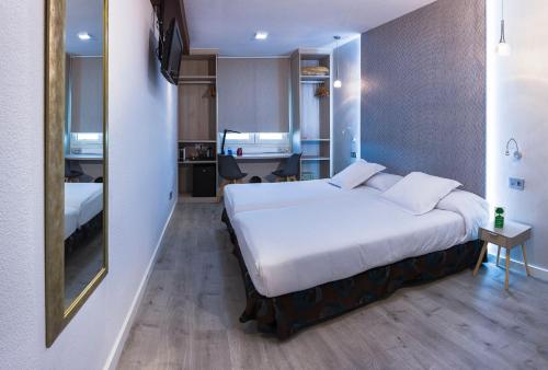 Habitación Doble Estándar - 2 camas del hotel Bellavista Sevilla. Foto 3