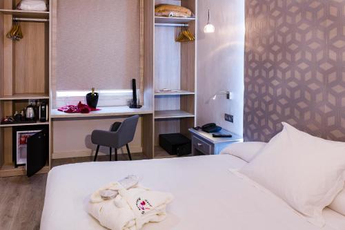 Oferta romántica - Habitación Deluxe con cama extragrande del hotel Bellavista Sevilla. Foto 8