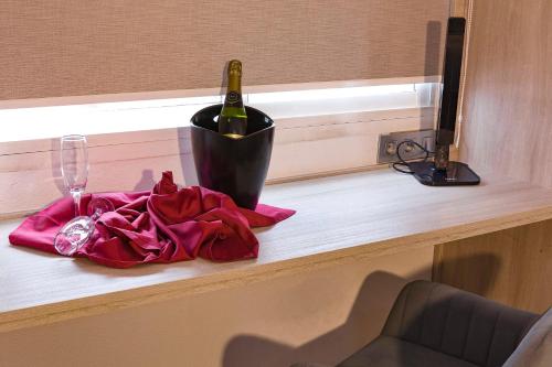 Oferta romántica - Habitación Deluxe con cama extragrande del hotel Bellavista Sevilla. Foto 9