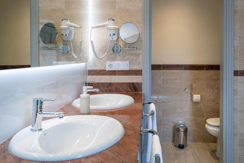 Apartamento Superior con terraza del hotel Villa Mandi Golf Resort. Foto 2