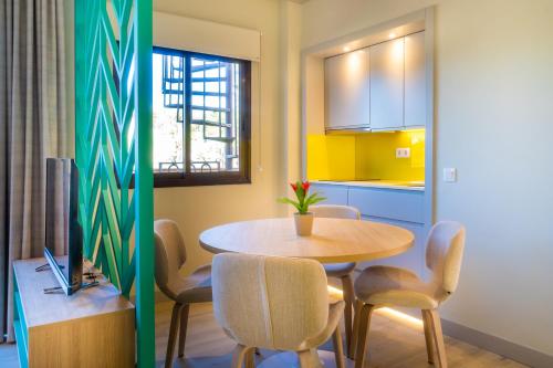 Suite del hotel Villa Mandi Golf Resort. Foto 9