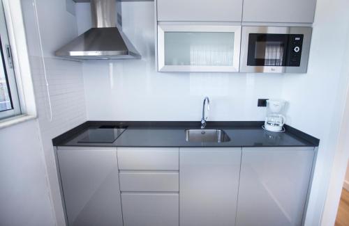 Suite Vista Piscina Balcón o Terraza 2 Camas individuales del hotel Coral Suites and Spa. Foto 2