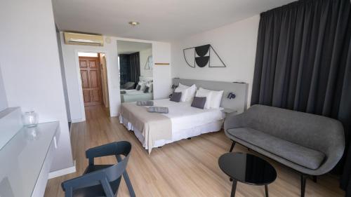 Suite Junior con vistas al mar del hotel Coral Suites and Spa