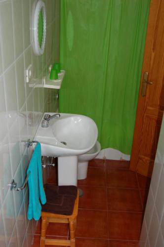 Habitación Doble Económica - 2 camas del hotel El Sombrerito. Foto 3