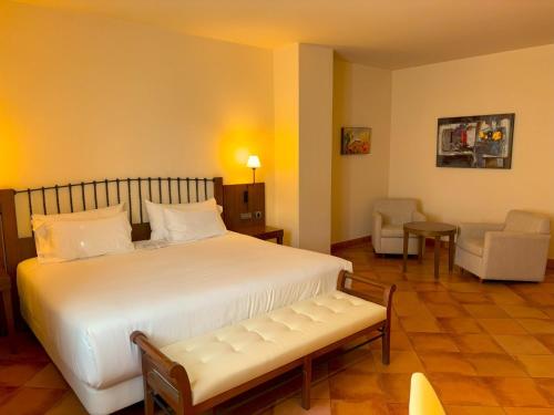 Habitación Doble Superior del hotel Sercotel Toledo Renacimiento