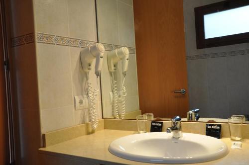 Habitación Triple del hotel Club Sunway Punta Prima. Foto 1