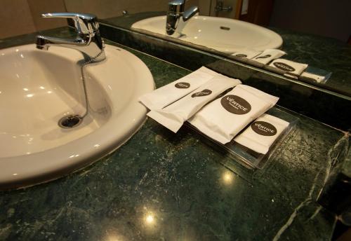 Habitación Doble Estándar del hotel Vértice Índalo Almería. Foto 5