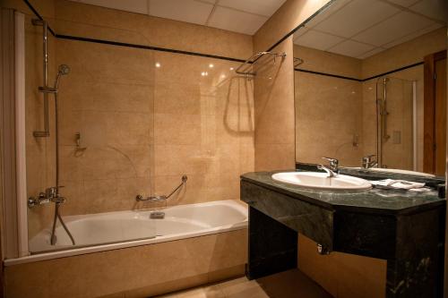 Habitación Doble Superior del hotel Vértice Índalo Almería. Foto 1