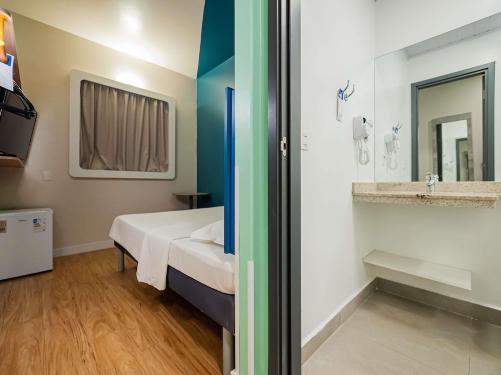 Apartamento Doble del hotel Ibis Budget Santos Gonzaga. Foto 10