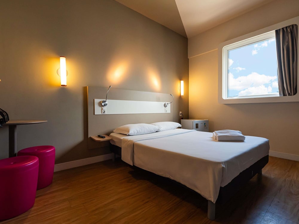 Apartamento Doble del hotel Ibis Budget Santos Gonzaga. Foto 12