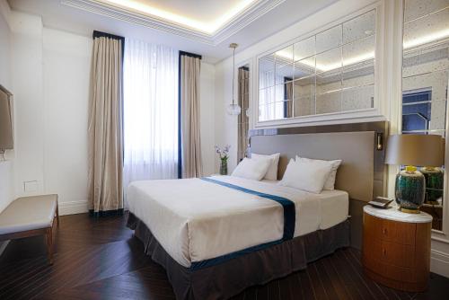 Habitación Executive con cama extragrande del hotel Sofia Balkan Palace. Foto 4