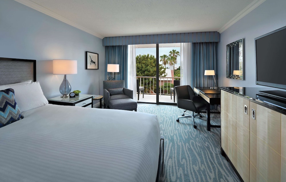 DELUXE King - Vistas al jardín, 325SF 30SM del hotel Hamilton Princess and Beach Club - A Fairmont Managed. Foto 1
