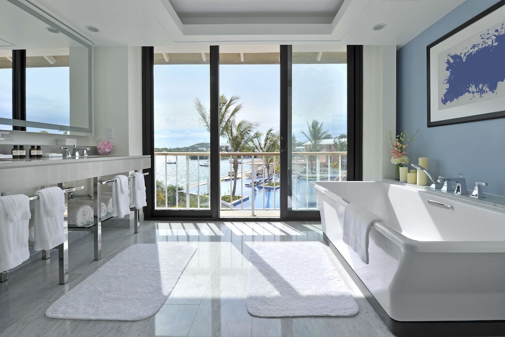 PATIENCE SUITE DE 2 DORMITORIOS 2 Kings, Vistas al puerto, Balcón envolvente, 2 Baños, 1200SF 111SM del hotel Hamilton Princess and Beach Club - A Fairmont Managed. Foto 7