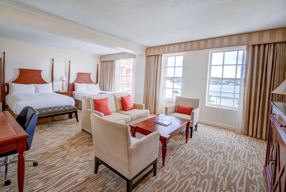 JUNIOR SUITE 2 Dobles, Vistas al puerto, Sofá - cama 550SF 51SM del hotel Hamilton Princess and Beach Club - A Fairmont Managed
