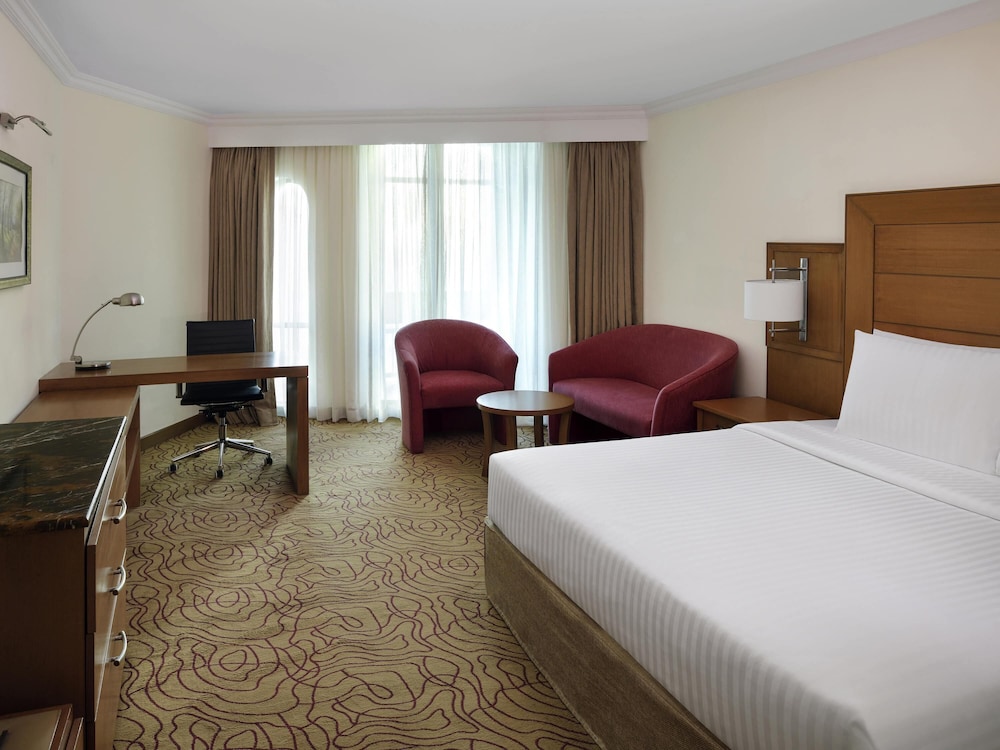 Habitación Deluxe, 1 cama de matrimonio grande del hotel Mövenpick Karachi