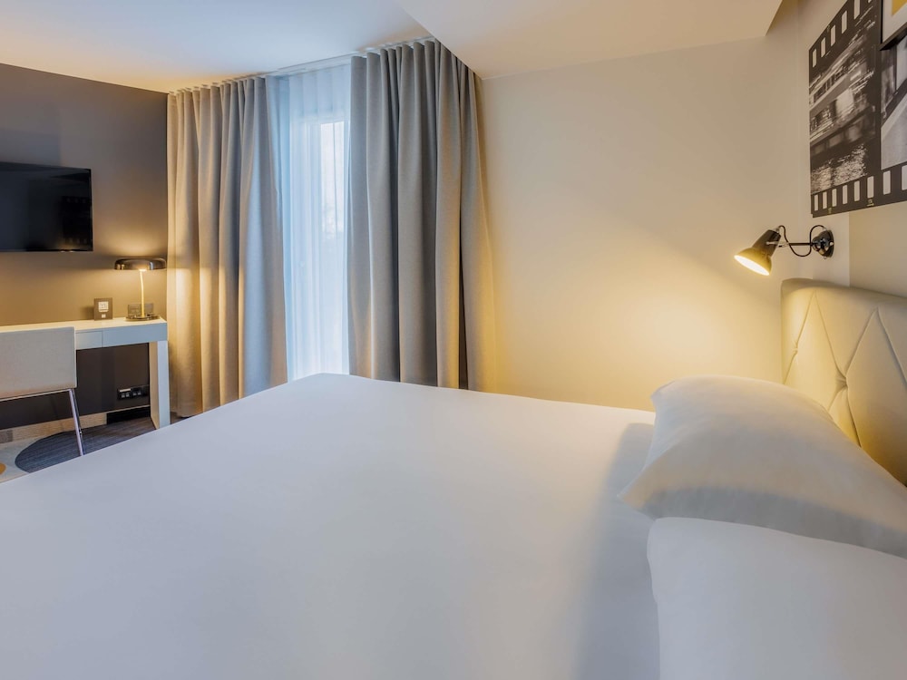 Habitación Superior de nuevo diseño con 1 cama doble del hotel ibis Styles Tallinn. Foto 1