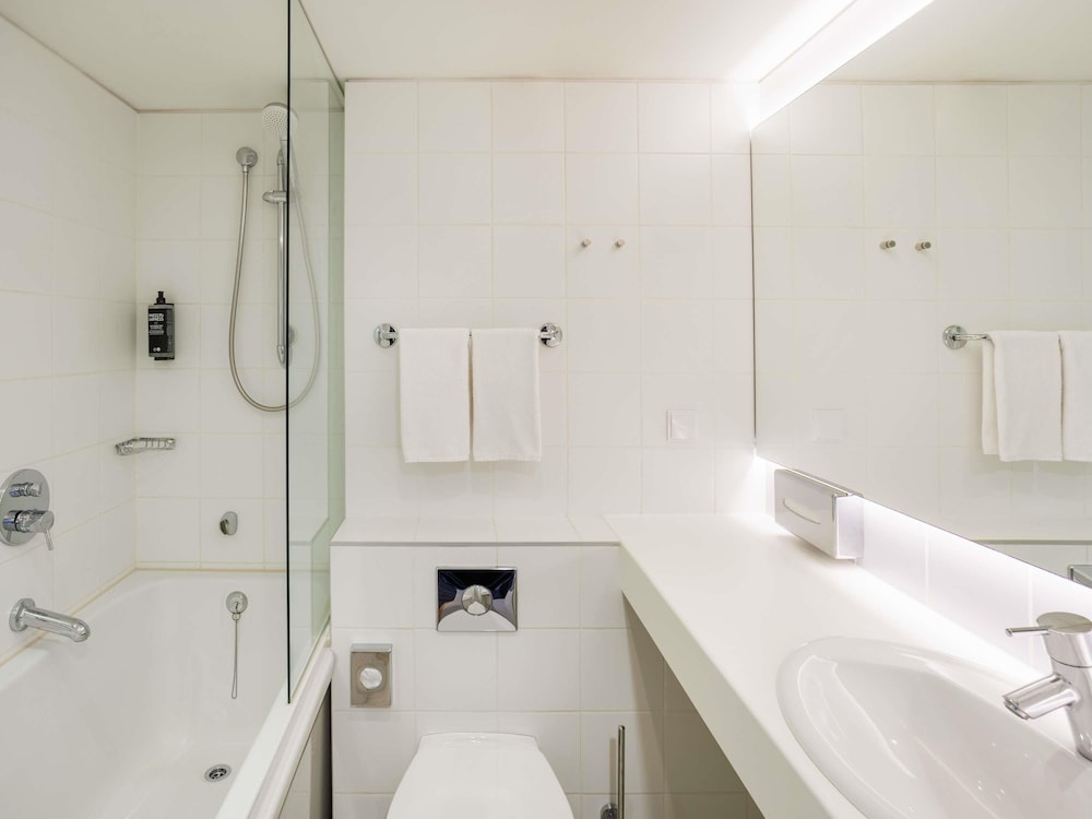 Habitación Superior de nuevo diseño con 1 cama doble del hotel ibis Styles Tallinn. Foto 3