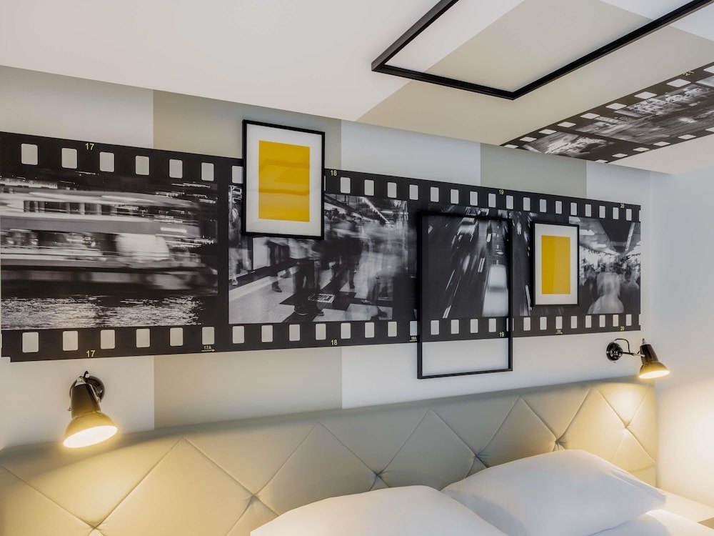Habitación Premium de nuevo diseño con 1 cama doble y sofá cama del hotel ibis Styles Tallinn. Foto 4