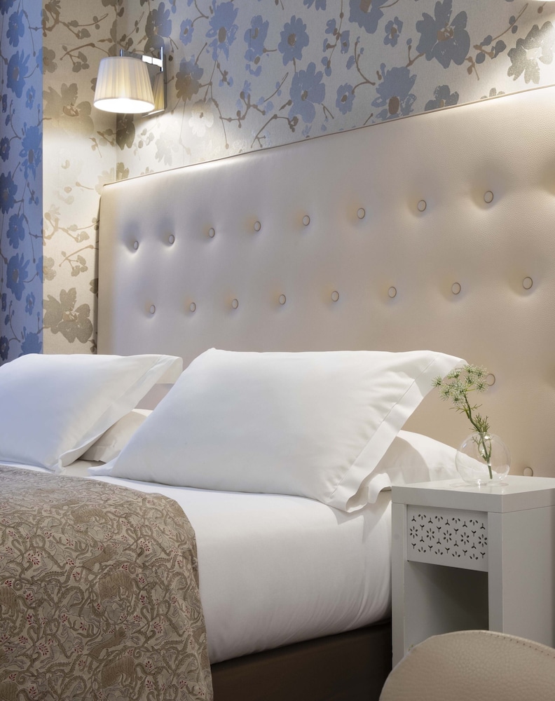 Habitación Club del hotel Plaza Etoile