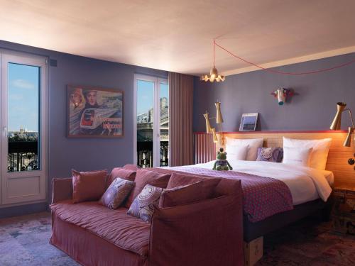 Extra Large Room with Balcony and Paris View del hotel 25hours Hotel Terminus Nord. Foto 3