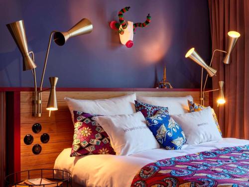 Medium Room with Paris View del hotel 25hours Hotel Terminus Nord