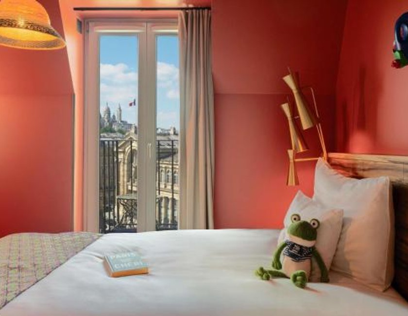 Small Room with City View del hotel 25hours Hotel Terminus Nord. Foto 2