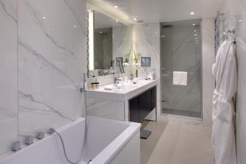 Suite del hotel La Villa Haussmann. Foto 2