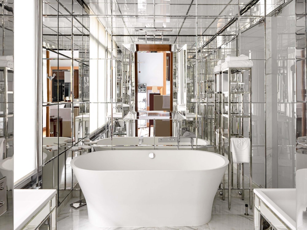Habitación Artist del hotel Le Royal Monceau - Raffles Paris. Foto 3