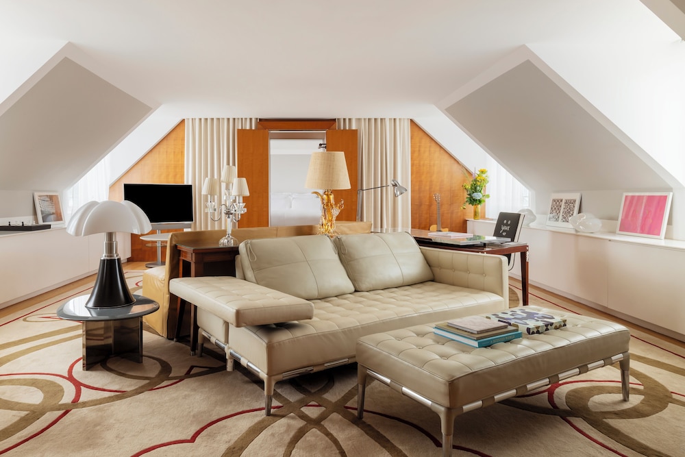 Suite en planta ático del hotel Le Royal Monceau - Raffles Paris. Foto 8