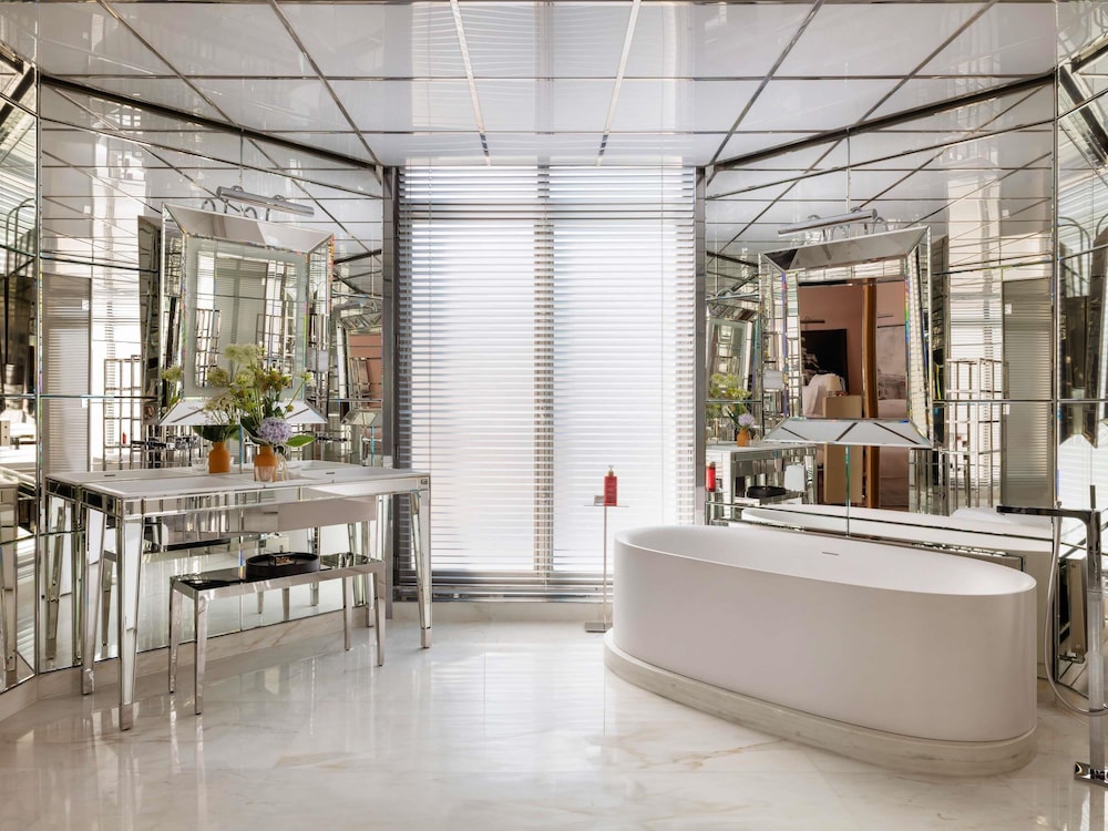 Suite Royal Monceau del hotel Le Royal Monceau - Raffles Paris. Foto 3