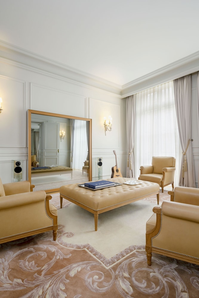 Suite Avenue Presidencial del hotel Le Royal Monceau - Raffles Paris. Foto 10