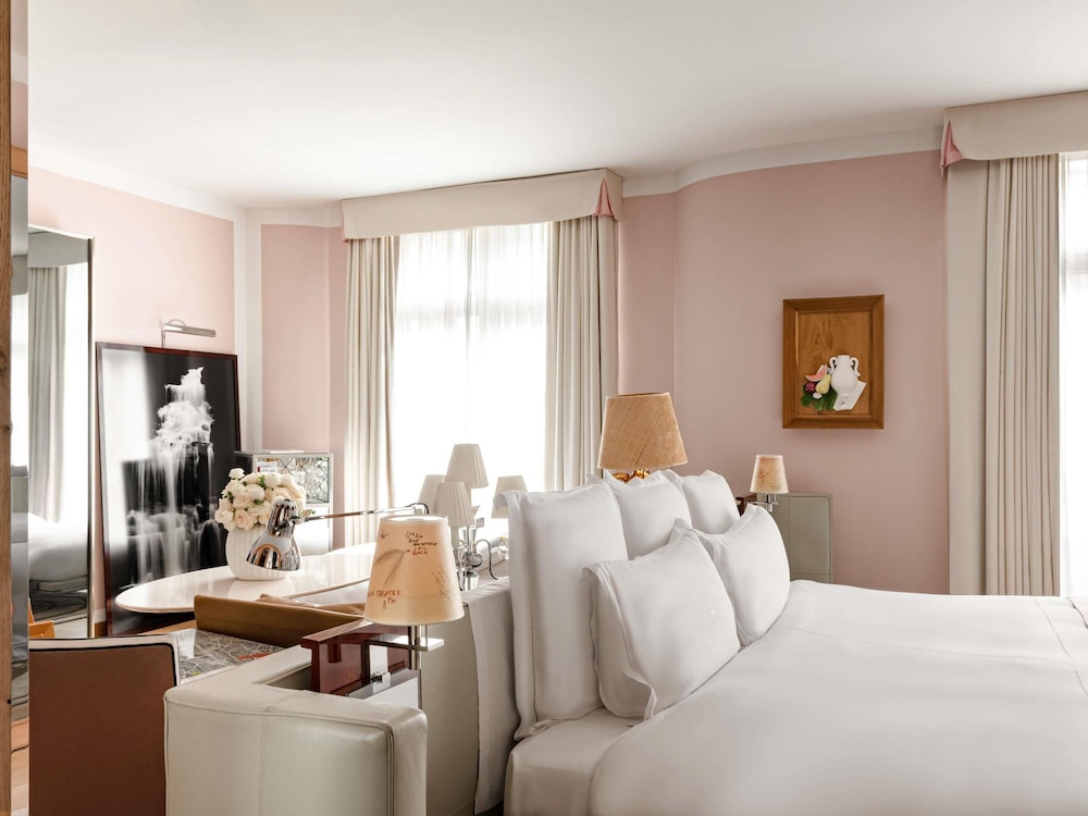 Suite Junior del hotel Le Royal Monceau - Raffles Paris. Foto 2