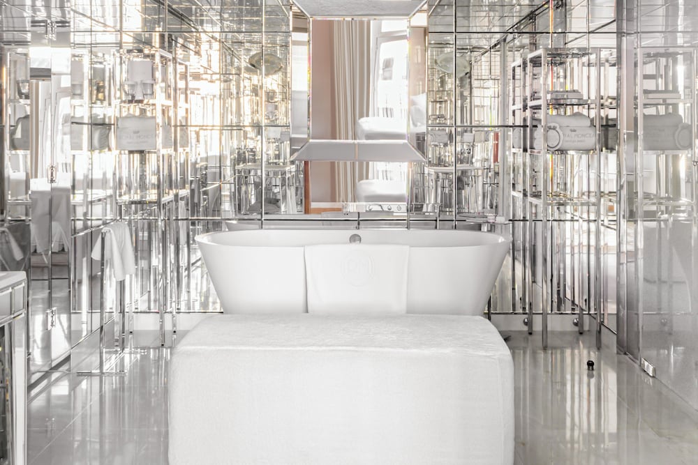 Suite Lifestyle del hotel Le Royal Monceau - Raffles Paris. Foto 5